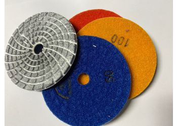 MIEDZIANO-SPIRALNA TARCZA NA RZEP 100MM DO SZLIFOWANIA PODŁÓG NA MOKRO PREMIUM
